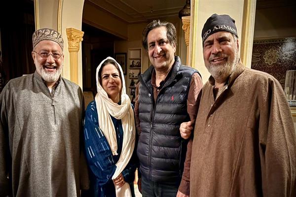 Sajad Lone meets Muzaffar Baig, Safina to seek support in LS polls